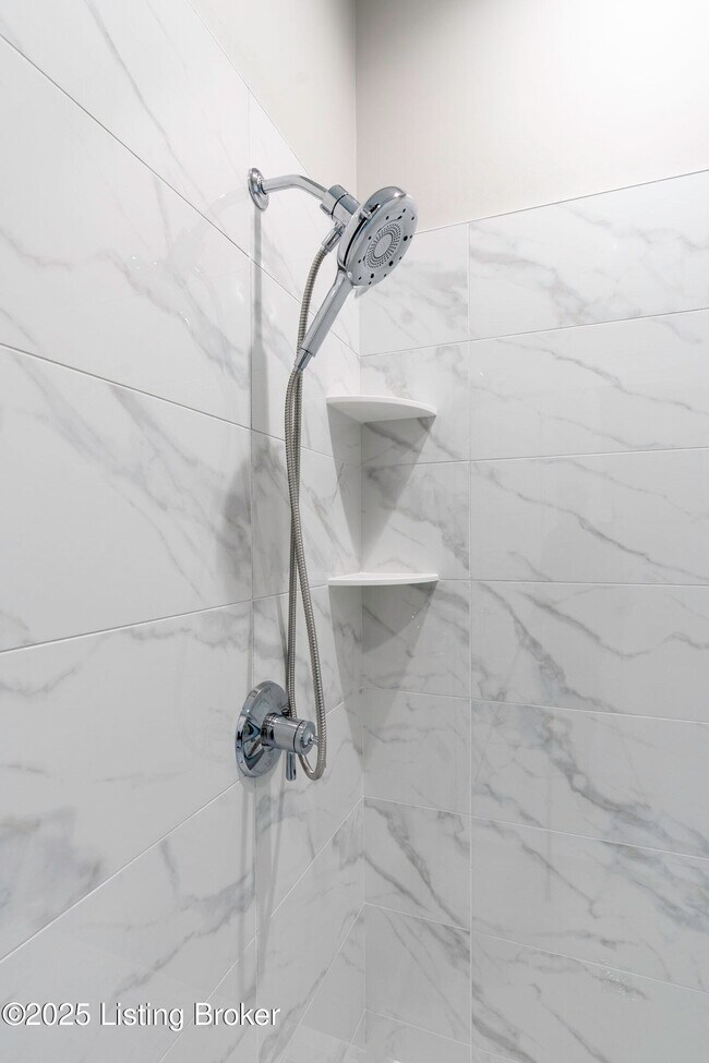 Building Photo - 12115 River Beauty Loop