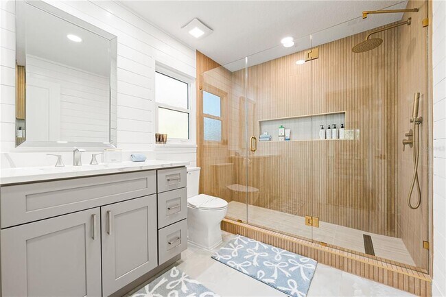 Building Photo - 2500 Monterey St