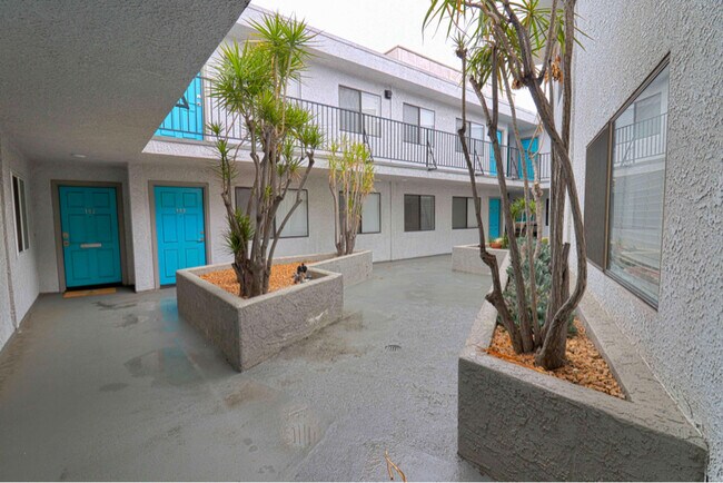 Building Photo - 11040 Hesby St