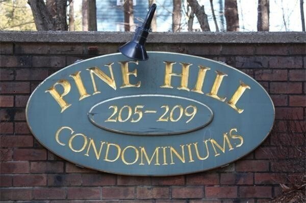 Primary Photo - 209 Great Rd