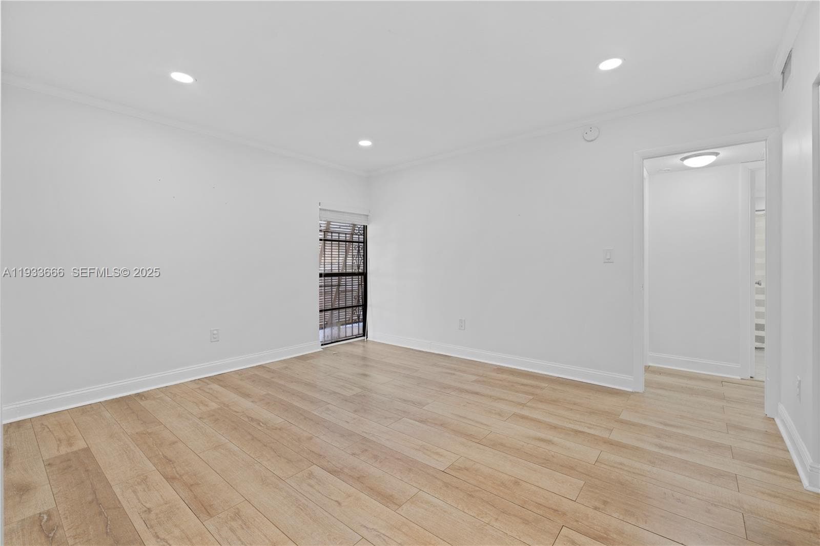 Building Photo - 15518 Braemar Ct