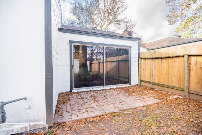 Building Photo - 13314 Ravensway Dr