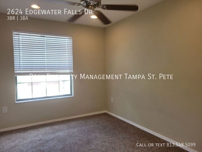 Building Photo - 2624 Edgewater Falls Dr