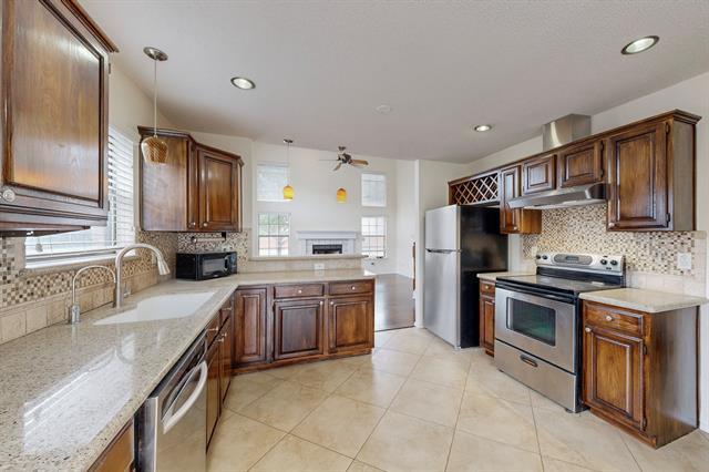 Building Photo - 719 Woodlake Dr