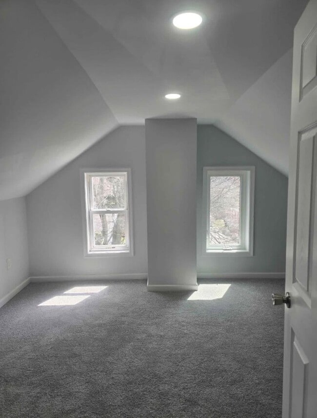 Building Photo - 515 Monges St