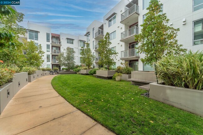 Building Photo - 555 Ygnacio Valley Rd