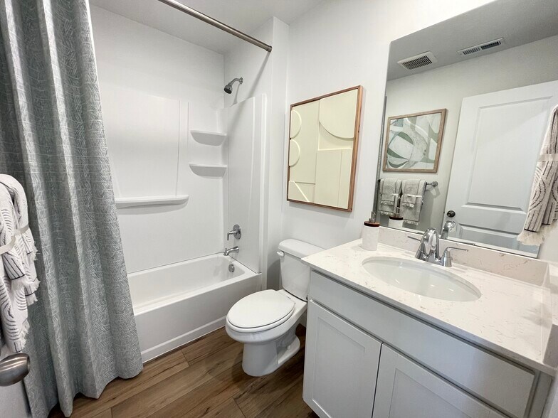 Building Photo - 1566 N Summer Spgs Cv