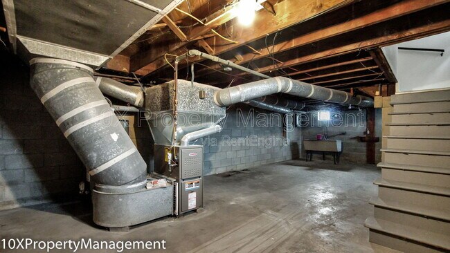 Building Photo - 2909 Sullivant Ave