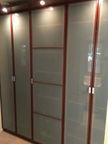 Building Photo - 501 S Calle Abronia