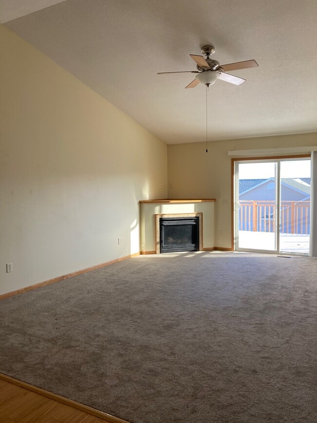 Building Photo - 3119 Clearwater Ridge Dr