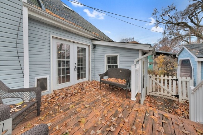 Building Photo - Charming, Recently Updated 3-Bedroom Home in Urbana
