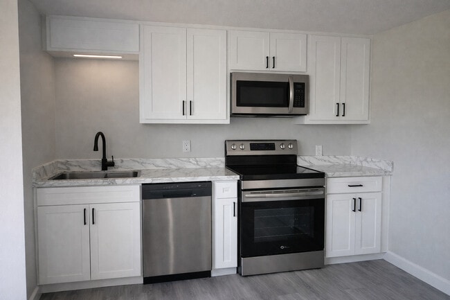 Building Photo - 2075-2079 Fisher St SW