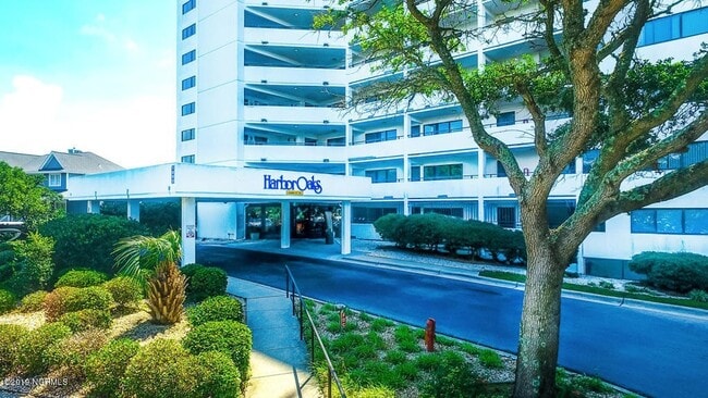 Building Photo - 1080 St Joseph St