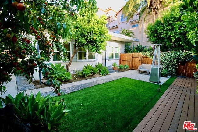 Building Photo - 4336 Laurel Canyon Blvd