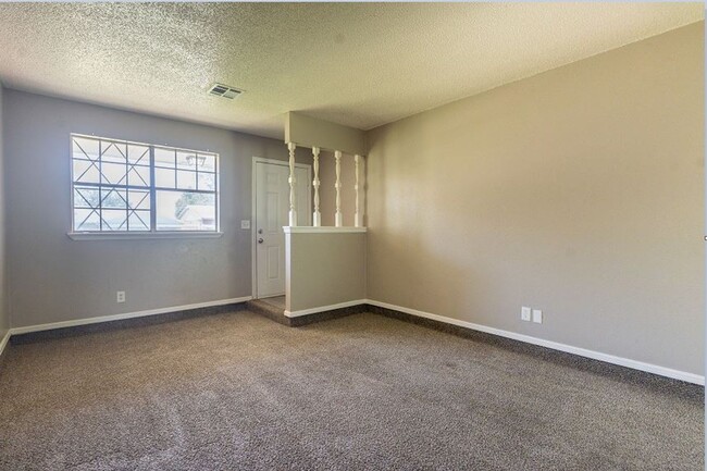 Building Photo - Rent to Own in Midwest City!