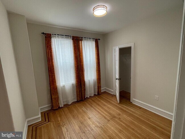 Building Photo - 7103 Emlen St