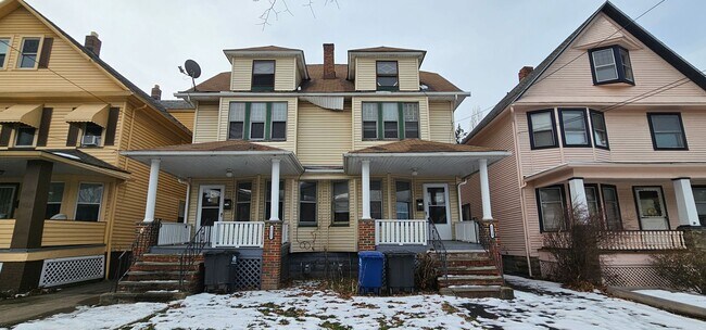Building Photo - 1522-1522 Alameda Ave