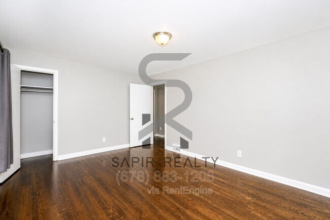 Building Photo - 904 Scott Cir
