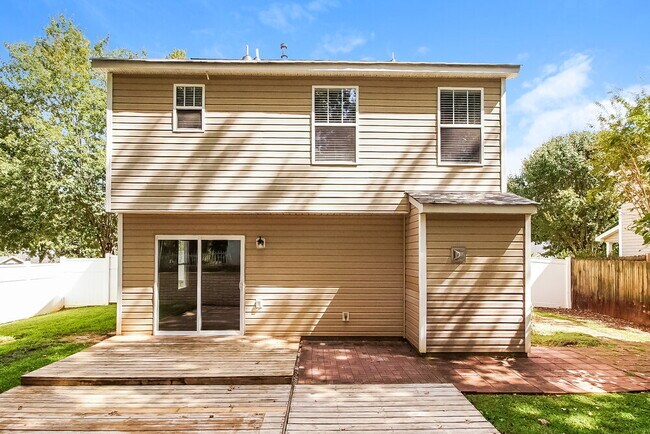 Building Photo - 139 Peterborough Dr