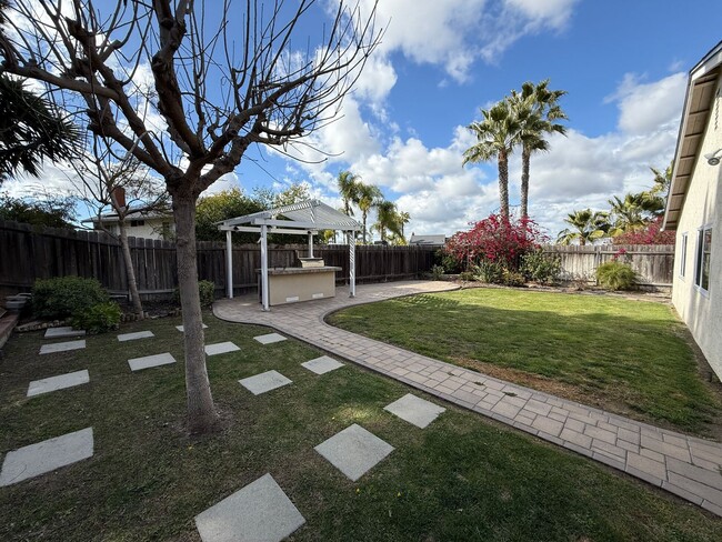 Building Photo - Cozy Ranch Style Home in Oceanside Hills