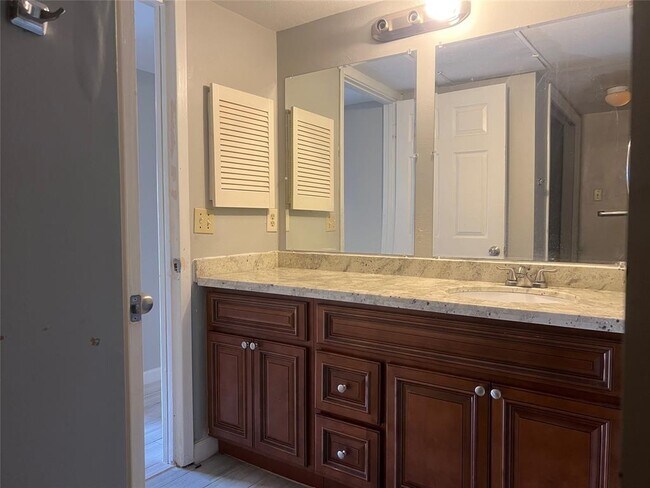 Building Photo - 8419 Hearth Dr