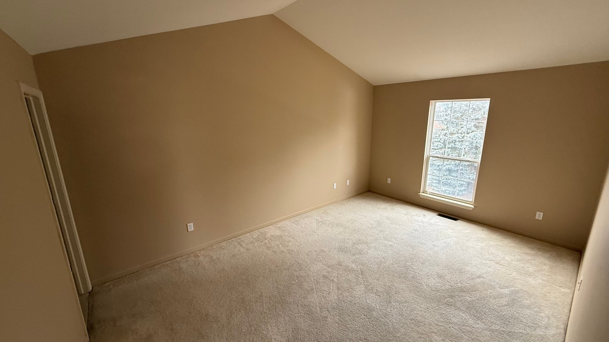 master bedroom - 4200 Chesapeake Cir