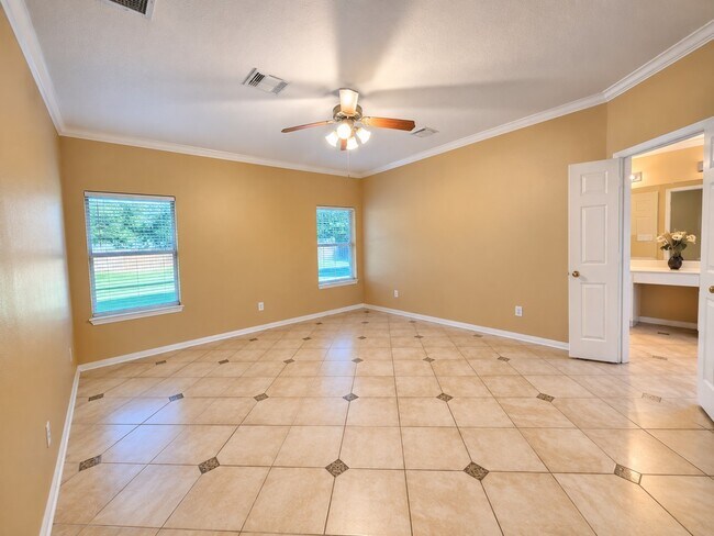 Building Photo - 2610 Parkbriar Ln