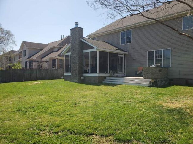 Building Photo - 576 Hunts Pointe Dr