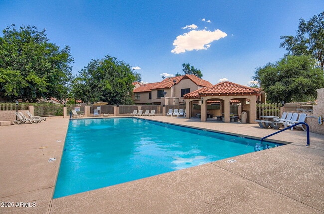 Building Photo - 4901 E Kelton Ln