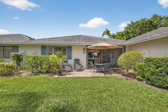 Building Photo - 119 Club Dr