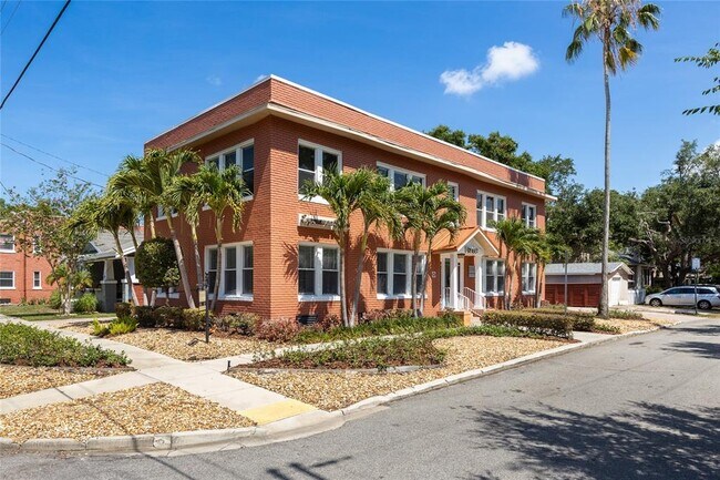 Primary Photo - 3107 S Esperanza Ave