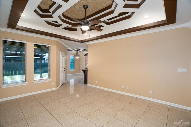 Building Photo - 308 Benites St