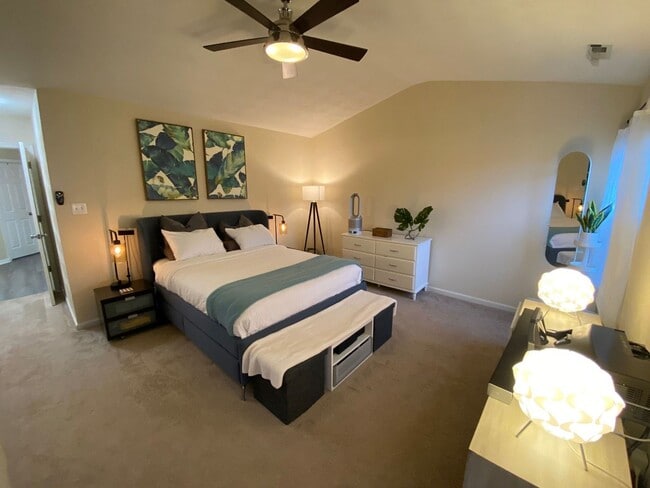 Building Photo - Your dream home is ready to welcome you wi...