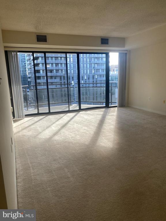 Building Photo - 1530 Key Blvd