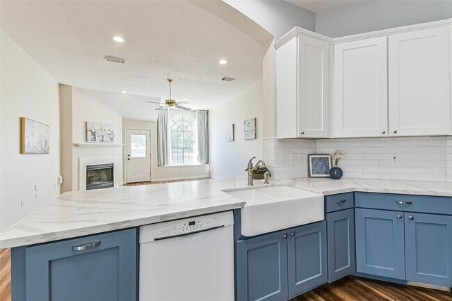 Building Photo - 15027 Winding Black Cherry Ln