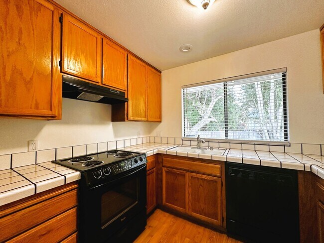 Building Photo - 2314 Sierra Creek Cir