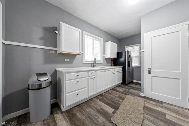 Building Photo - 3753 W 139th St