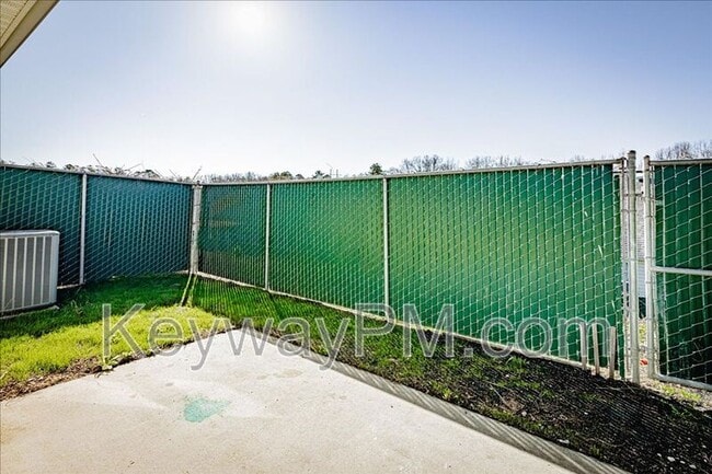 Building Photo - 517 Edgecliff Ln