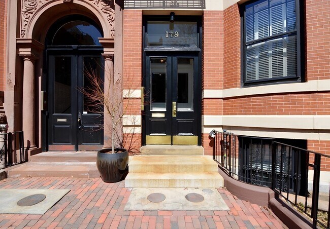 Building Photo - 179 Marlborough St