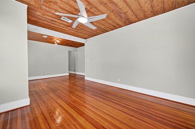 Building Photo - 711 Fargo St