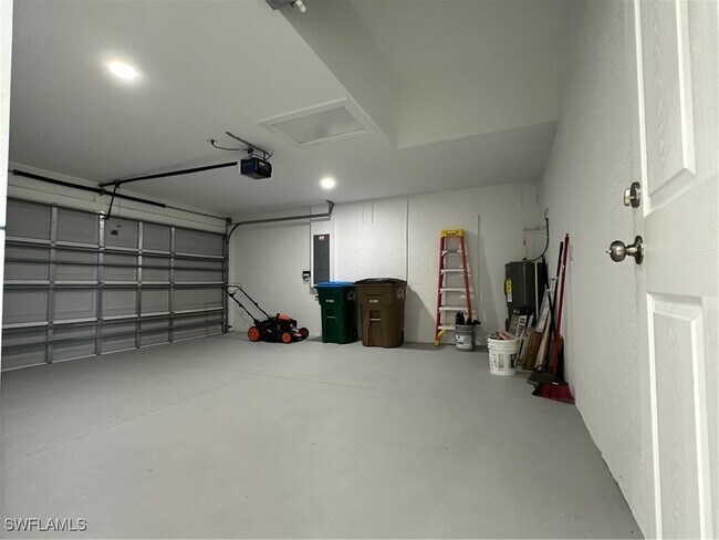 Building Photo - 3918 NW 40th Terrace