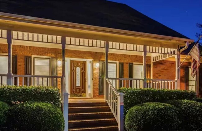 Building Photo - 1408 Aramore Dr SE