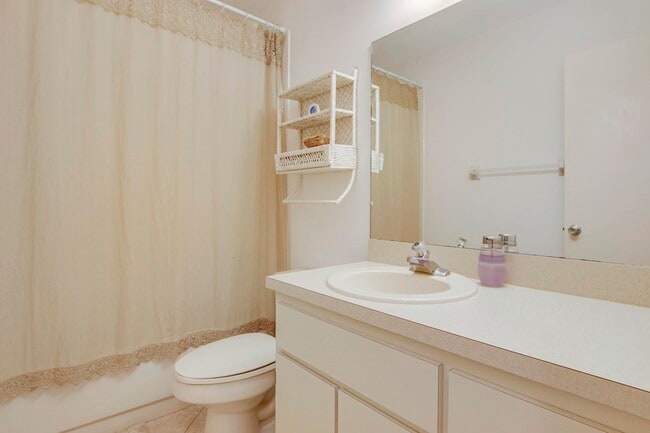 Building Photo - 7919 SE Villa Cir
