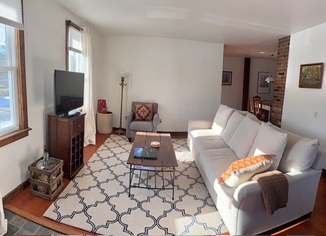 Building Photo - 203-205 Main St