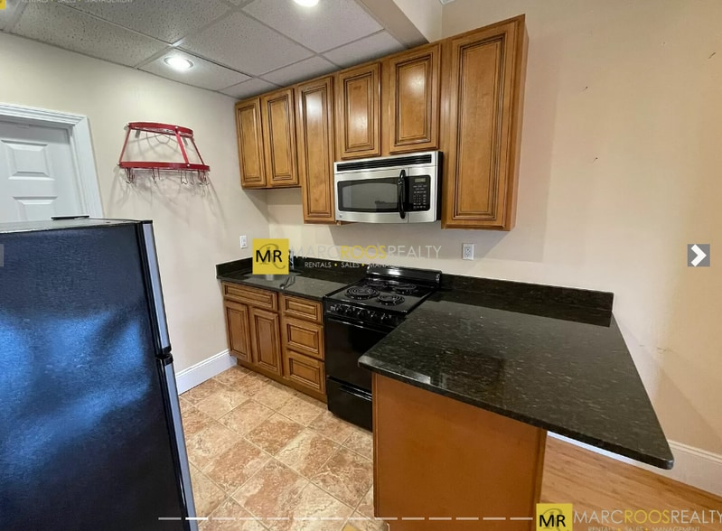 Building Photo - 225 Newbury St