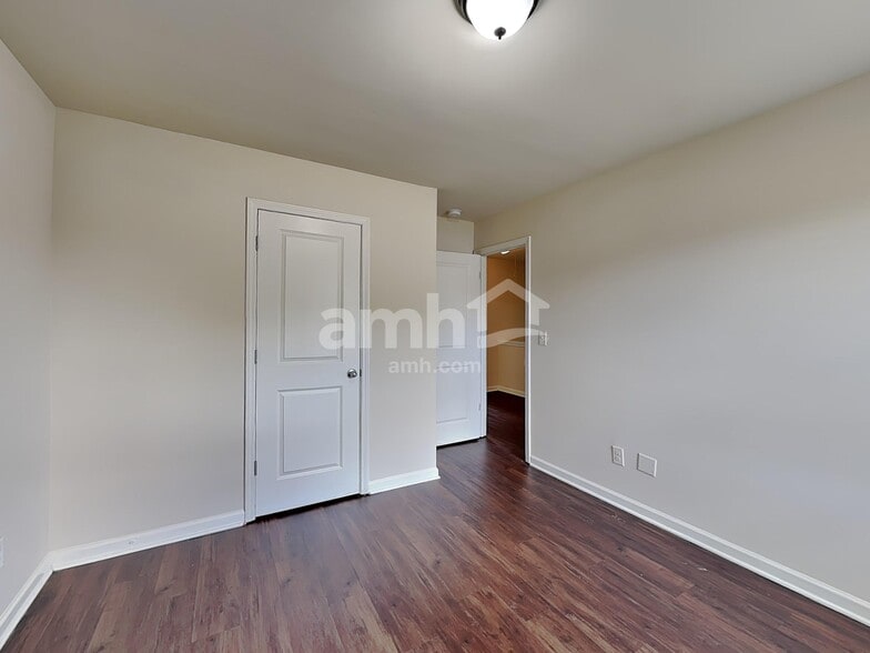 Building Photo - 4104 Dale Dr SE