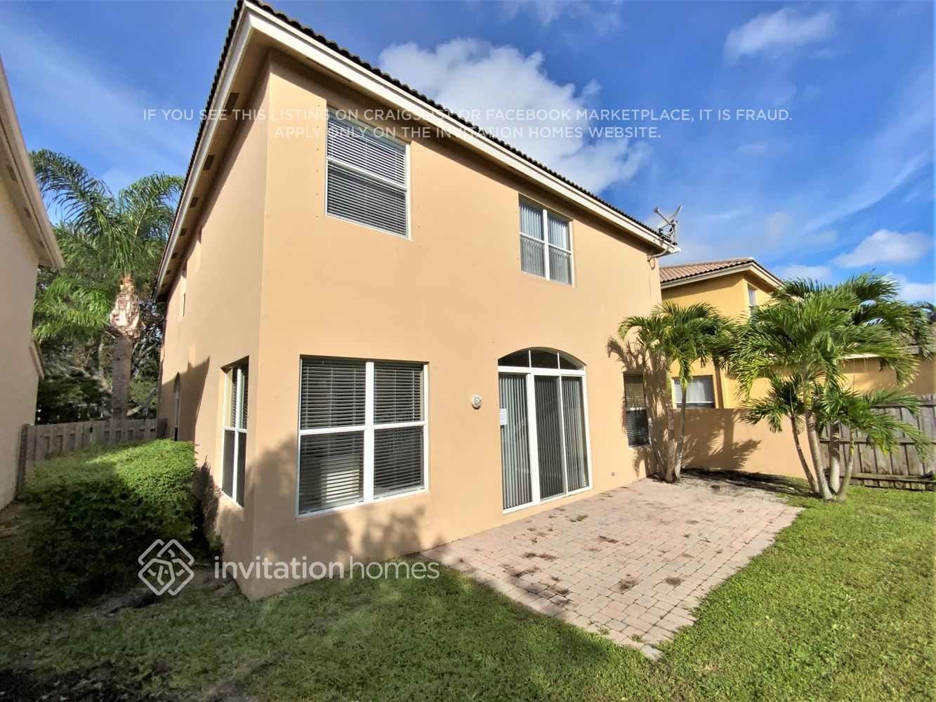 Building Photo - 1145 E Magnolia Cir