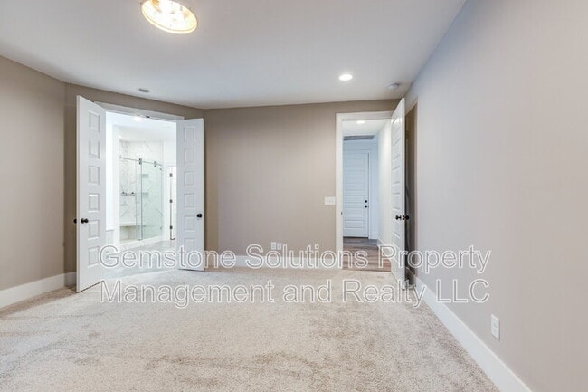 Building Photo - 7284 Ludlow Dr