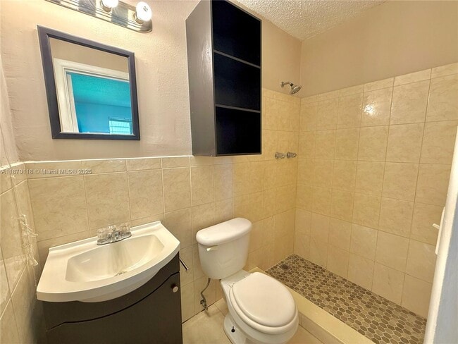 Building Photo - 6725 SW 27th Ct