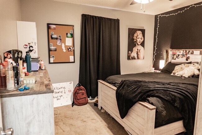 Building Photo - 309 Adams Dr